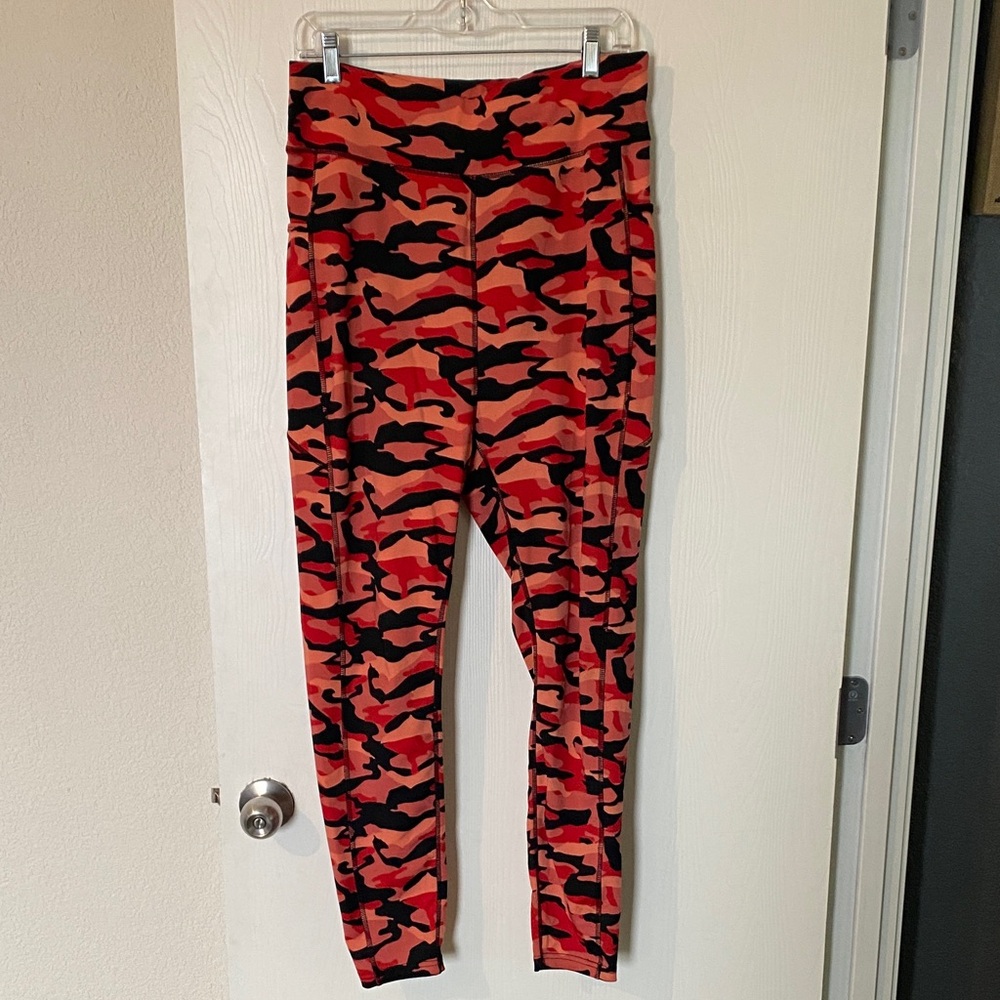 POP Fit Red and Black Camo Leggings